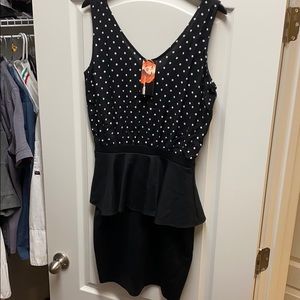 Polka dot short ruffle skirt dress